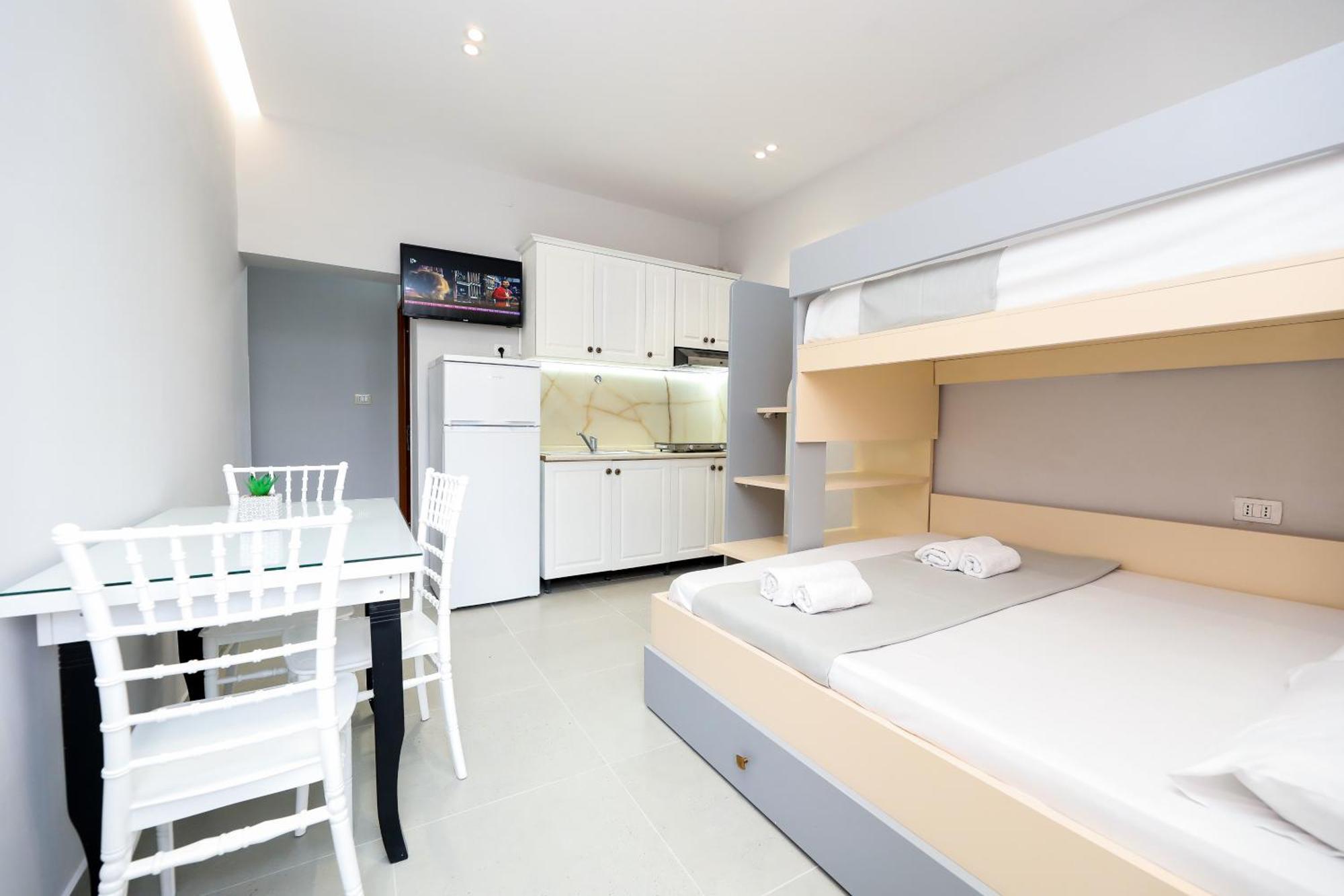 Vila Feliz - Premium Rooms With Free Private Parking Vlorë Exterior foto