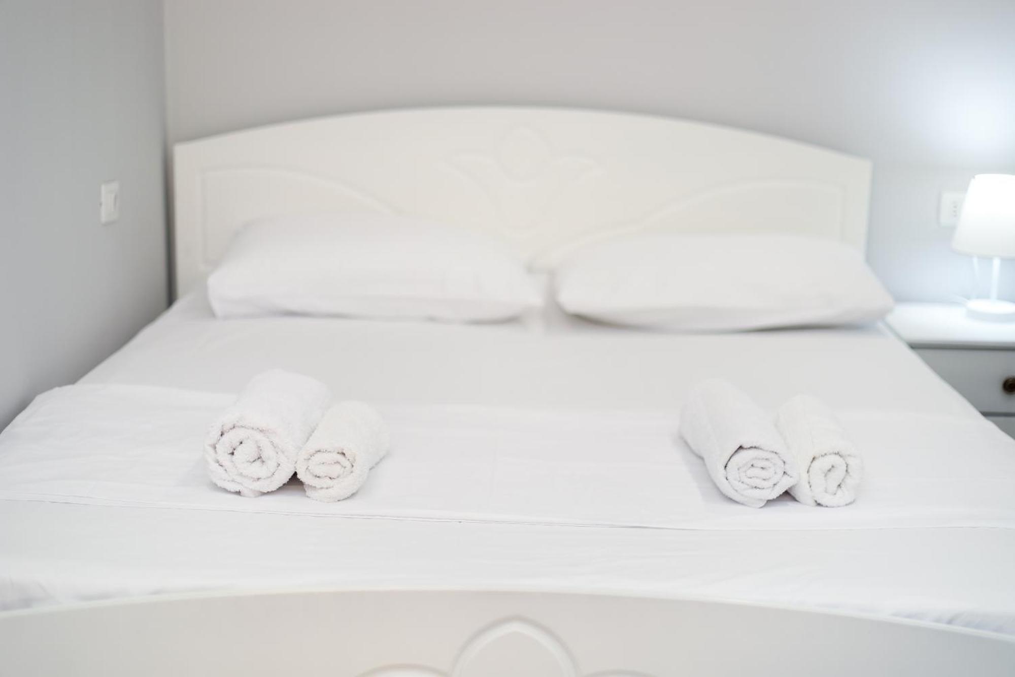 Vila Feliz - Premium Rooms With Free Private Parking Vlorë Exterior foto