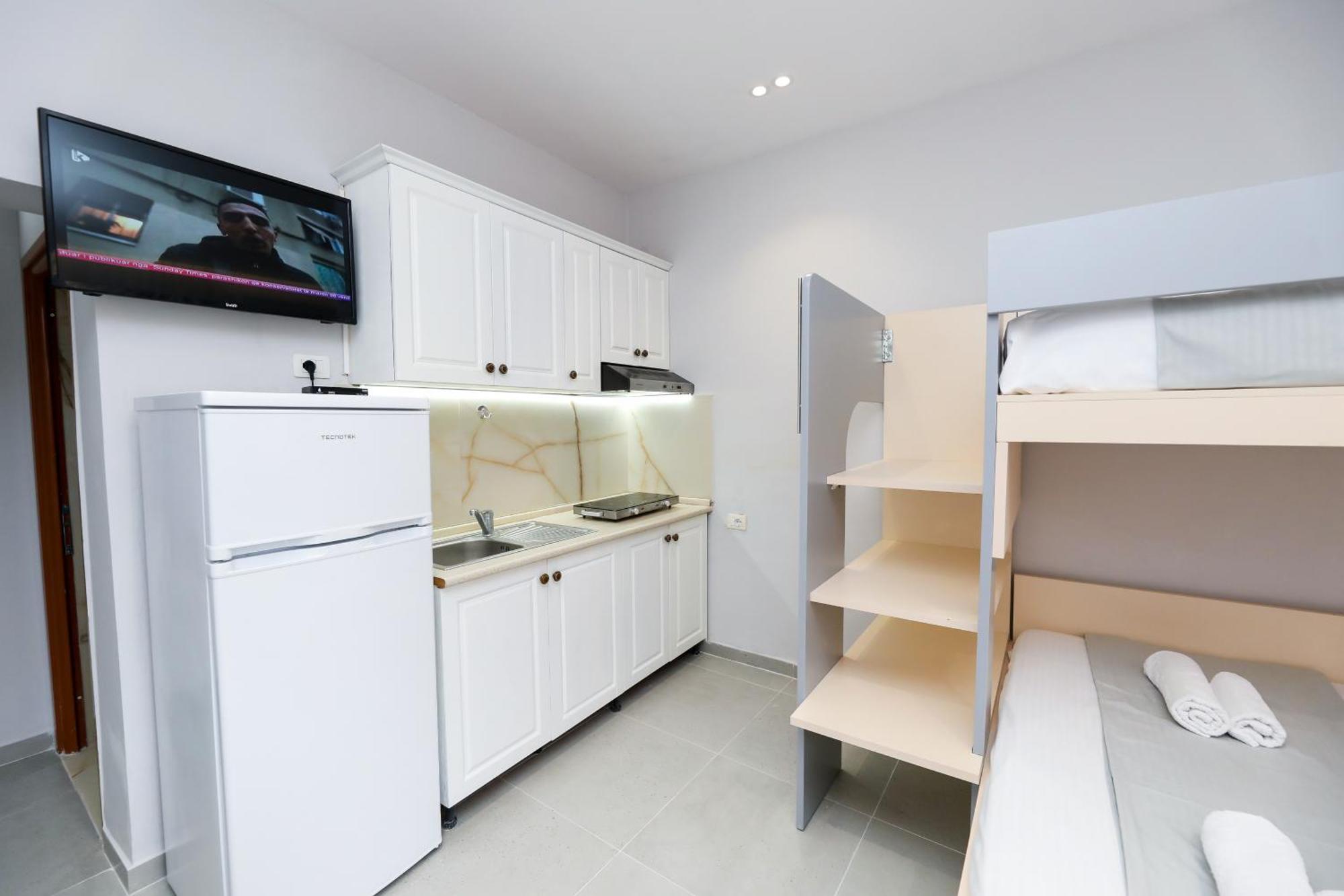 Vila Feliz - Premium Rooms With Free Private Parking Vlorë Exterior foto