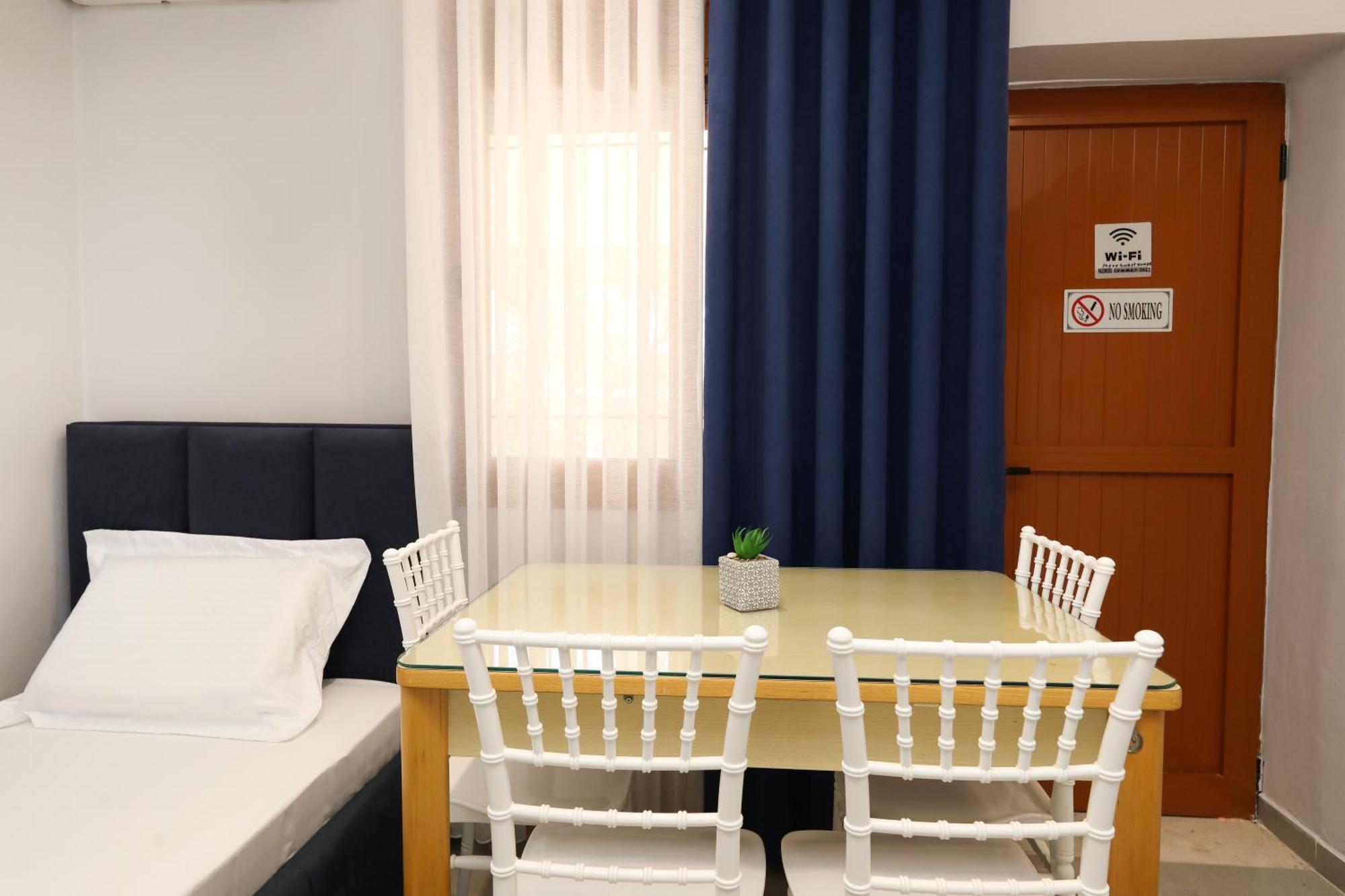 Vila Feliz - Premium Rooms With Free Private Parking Vlorë Exterior foto