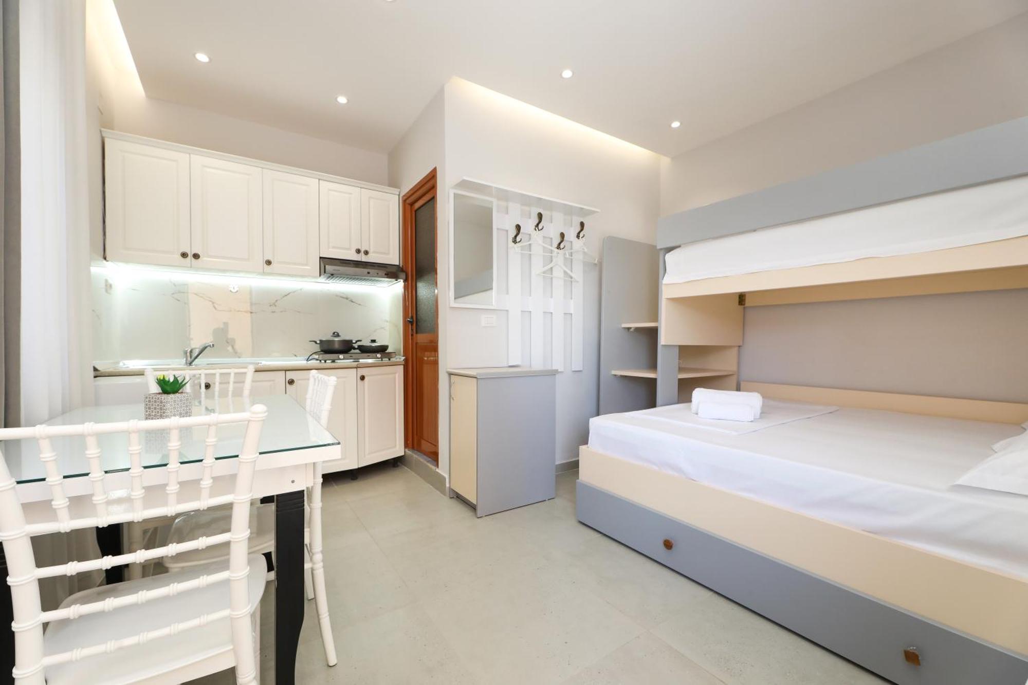 Vila Feliz - Premium Rooms With Free Private Parking Vlorë Exterior foto