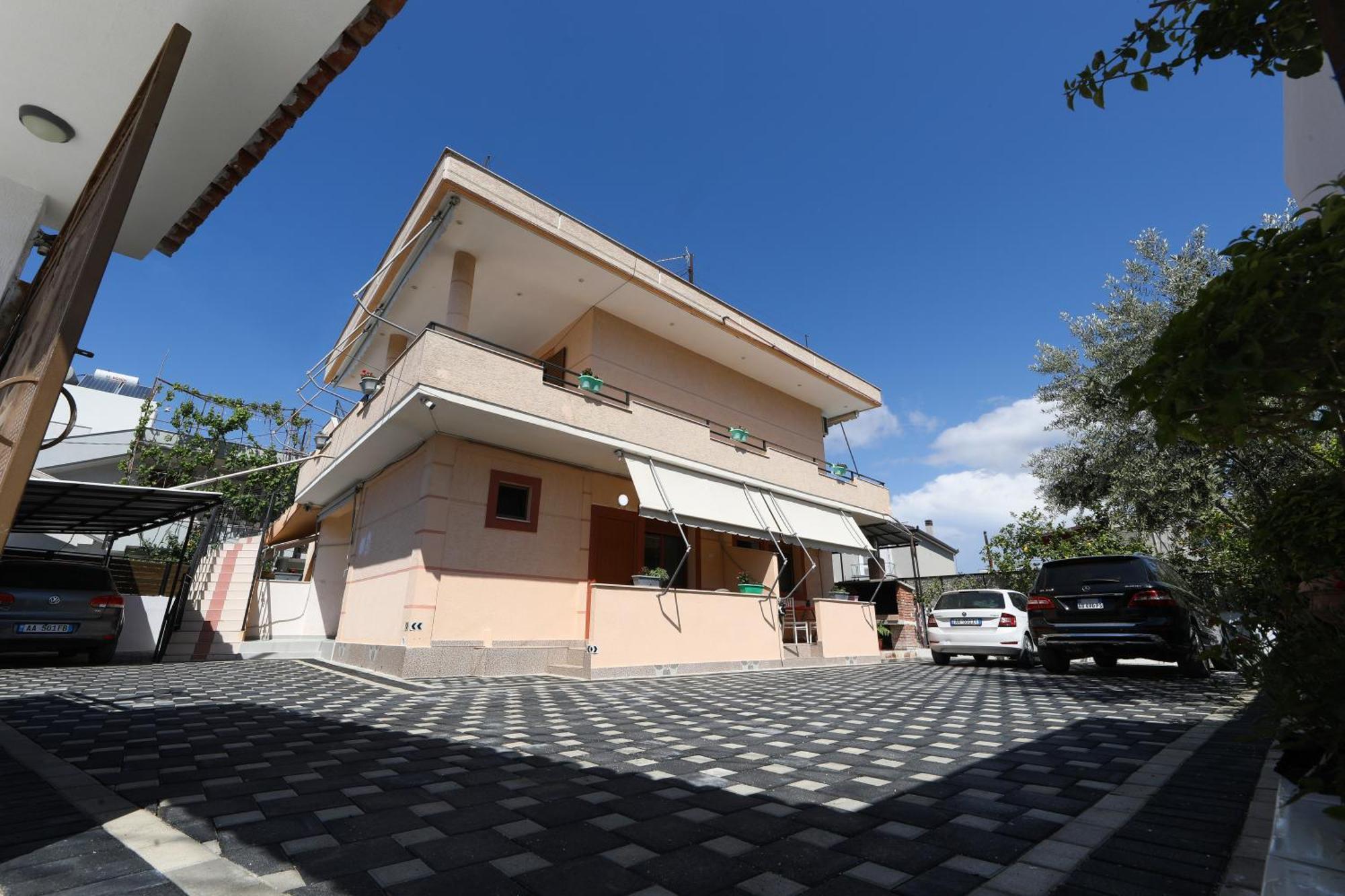 Vila Feliz - Premium Rooms With Free Private Parking Vlorë Exterior foto